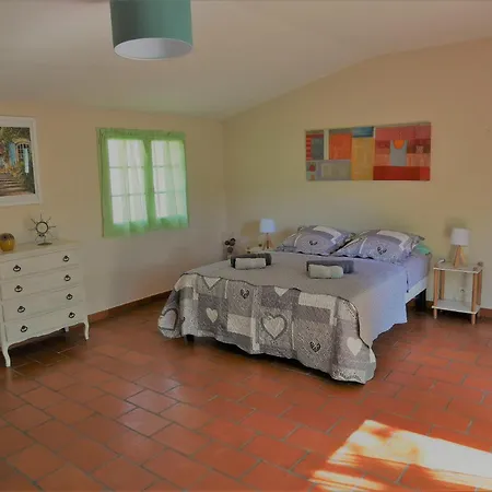 Des Oliviers Bed & Breakfast *