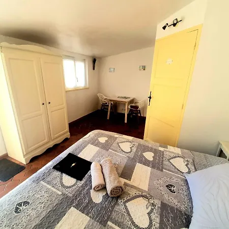 Des Oliviers Bed & Breakfast *